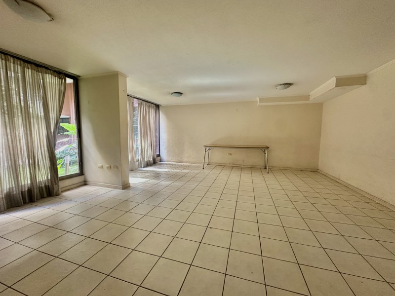 Semi Nuevo Vista Despejada 1D1B+Est / Metro U. de Chile