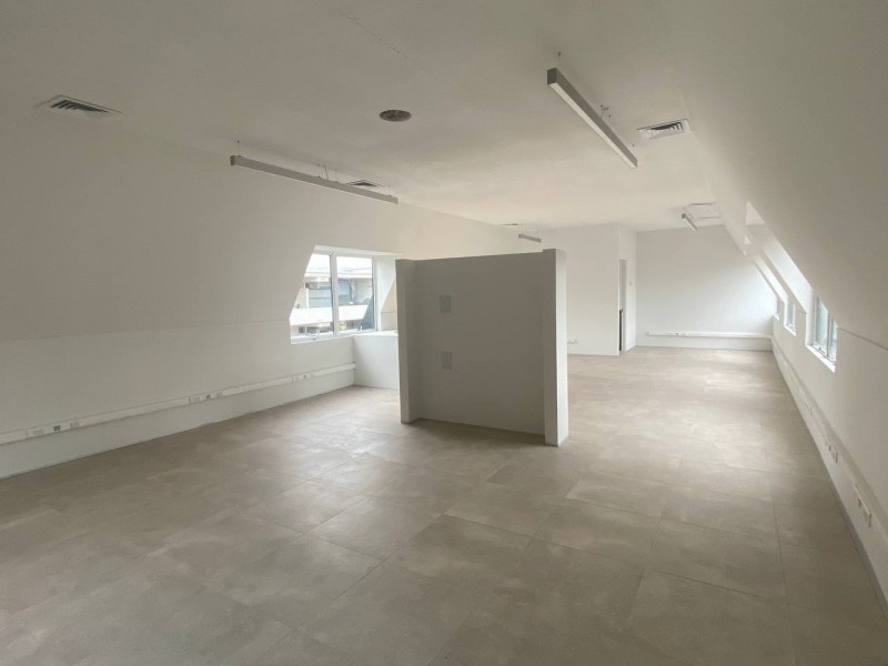 Se Vende Exclusiva Oficina Duplex en Vitacura