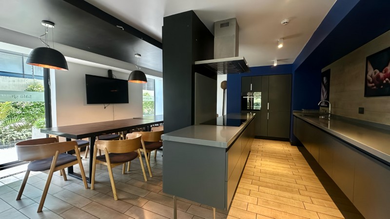 Depto Primer Piso 3D Con Jardín Privado + 2 Estac. + Bodega