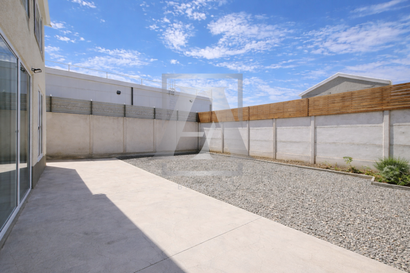 Hermosa Casa Semi Nueva 3D Con Amplio Terreno en Condominio