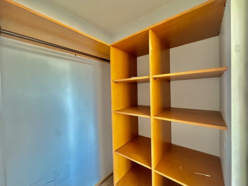 Semi Nuevo Vista Despejada 1D1B+Est / Metro U. de Chile