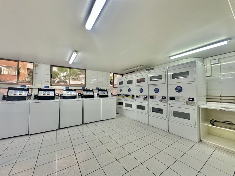 Semi Nuevo Vista Despejada 1D1B+Est / Metro U. de Chile