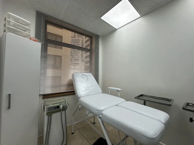 Moderna Clínica Dental en Venta, Metro Tobalaba