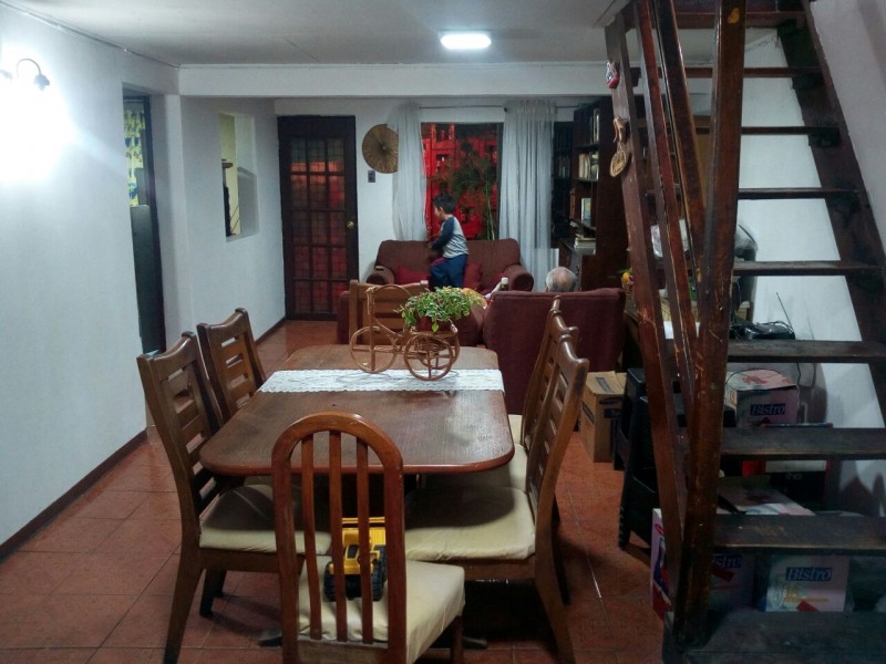 Casa (5D, 2B, Estacionamiento)