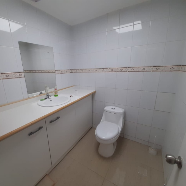 Valpo / Arriendo Local 198 Mts2. 1Bod 2 Baños Freire