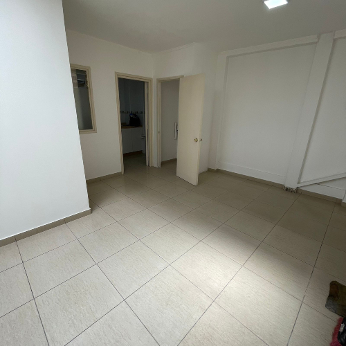 Valpo / Arriendo Oficina 90 Mts2. Céntrica Av.francia