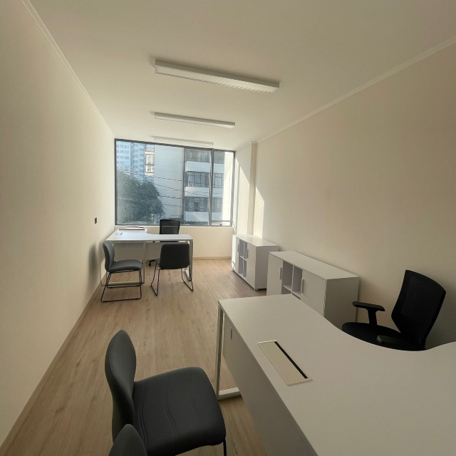 Viña / Arriendo Oficina Nueva 2 Oriente