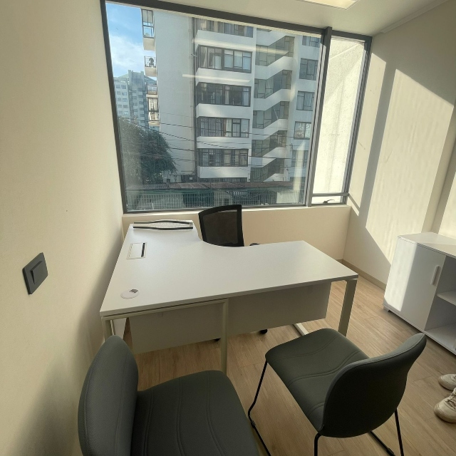 Viña / Arriendo Oficina Nueva 2 Oriente