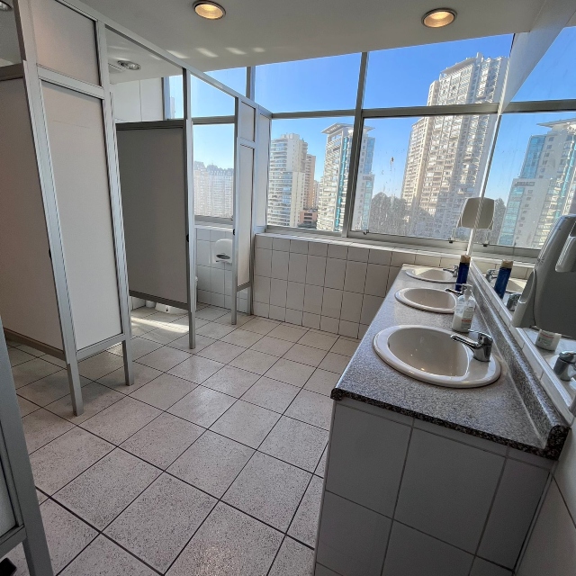 Viña / Arriendo Oficina Marina Arauco 140 Mts2