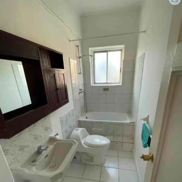 Viña / Arriendo Casa 6D 3B 3Est 1 Bod Plan Oriente