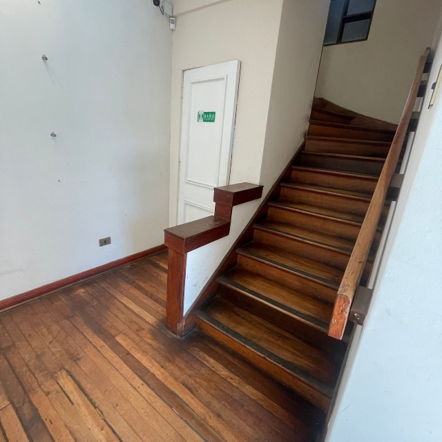 Viña / Arriendo Propiedad Comercial 4 Norte Poniente