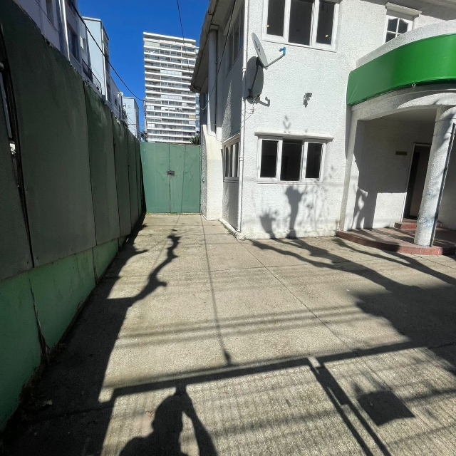 Viña / Arriendo Propiedad Comercial 4 Norte Poniente