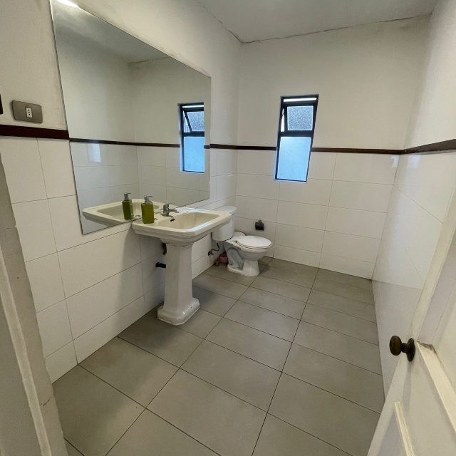 Viña / Arriendo Propiedad Comercial 4 Norte Poniente