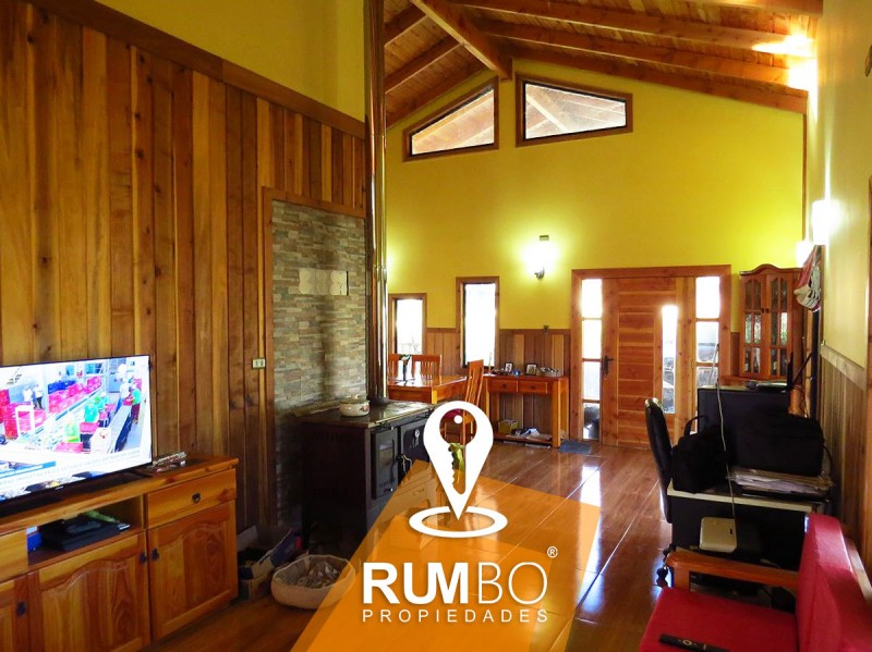 Casa, Cabaña y 2 Galpones - Villarrica