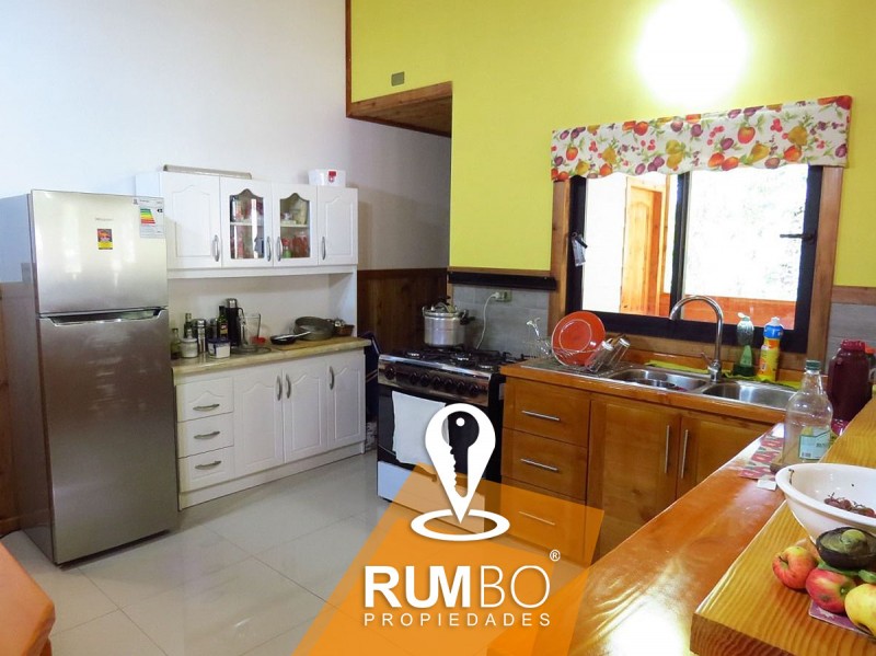 Casa, Cabaña y 2 Galpones - Villarrica