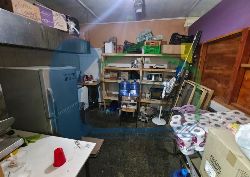 Se Venden 4 Locales Comerciales Independientes