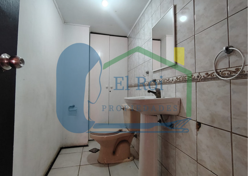 Se Vende Casa de Dos Pisos en Sector Residencial