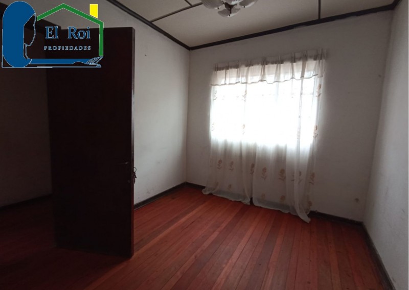 Amplia Casa de Dos Pisos – Cerro San Juan de Dios