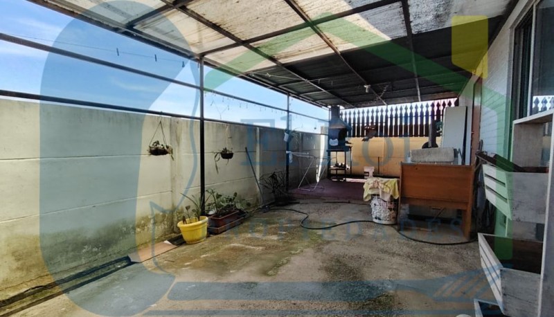 Amplia Casa de Dos Pisos en Sector Residencial – Belloto 2.0