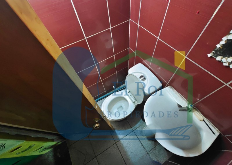 Se Venden 4 Locales Comerciales Independientes