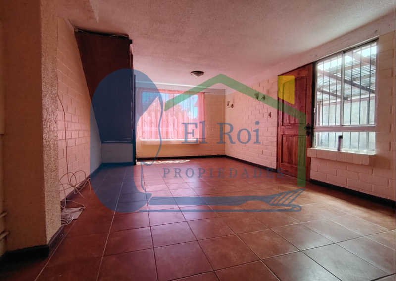 Se Vende Casa de Dos Pisos en Sector Residencial