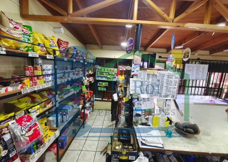 Se Venden 4 Locales Comerciales Independientes