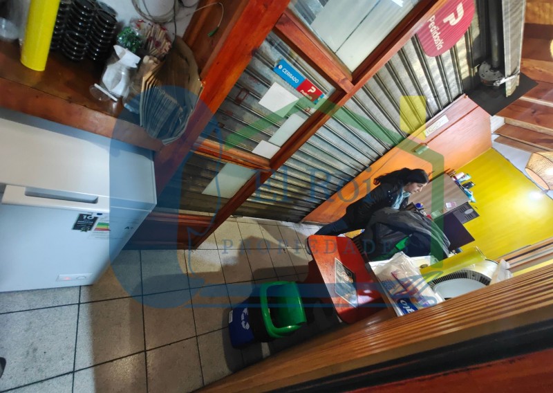 Se Venden 4 Locales Comerciales Independientes