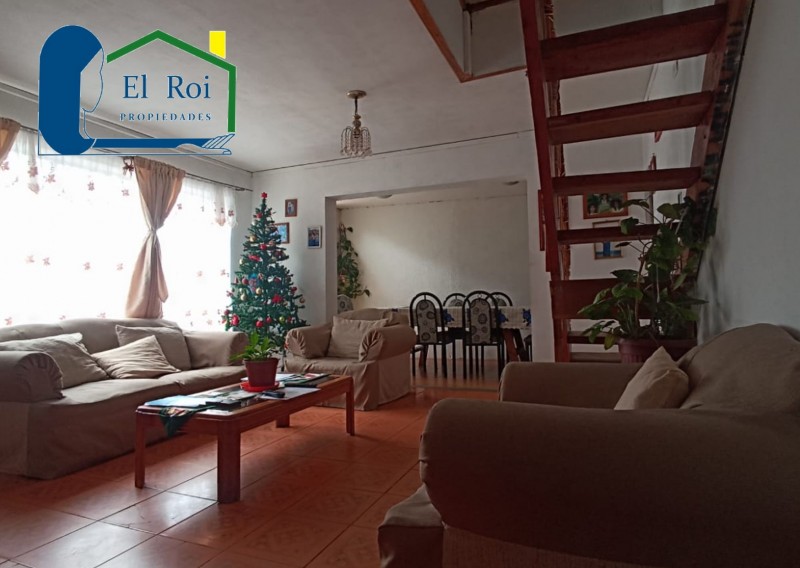 Amplia Casa de Dos Pisos – las Rosas