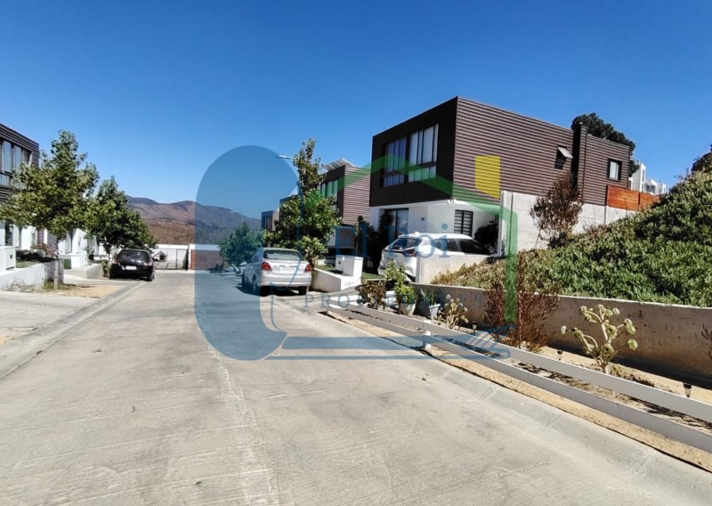 Casa Estilo Mediterráneo en Condominio – los Pinos, Quilpué