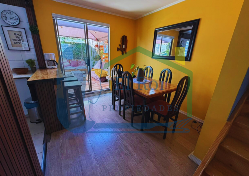 Casa de Dos Pisos en Condominio – Quilpué