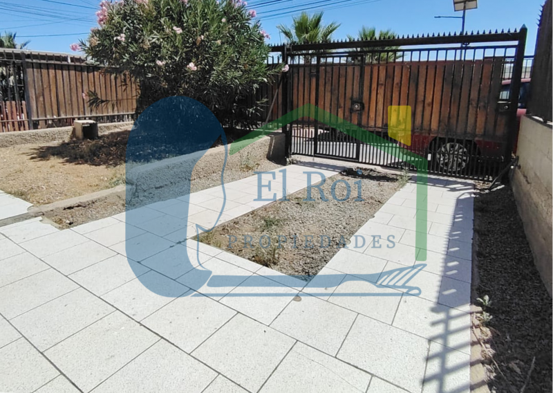 Se Vende Casa de Dos Pisos en Sector Residencial