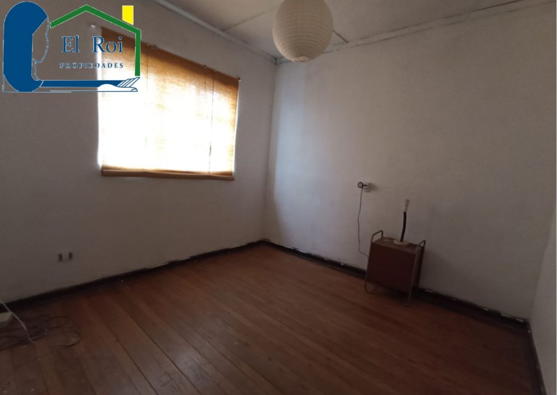 Amplia Casa de Dos Pisos – Cerro San Juan de Dios