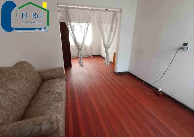 Amplia Casa de Dos Pisos – Cerro San Juan de Dios