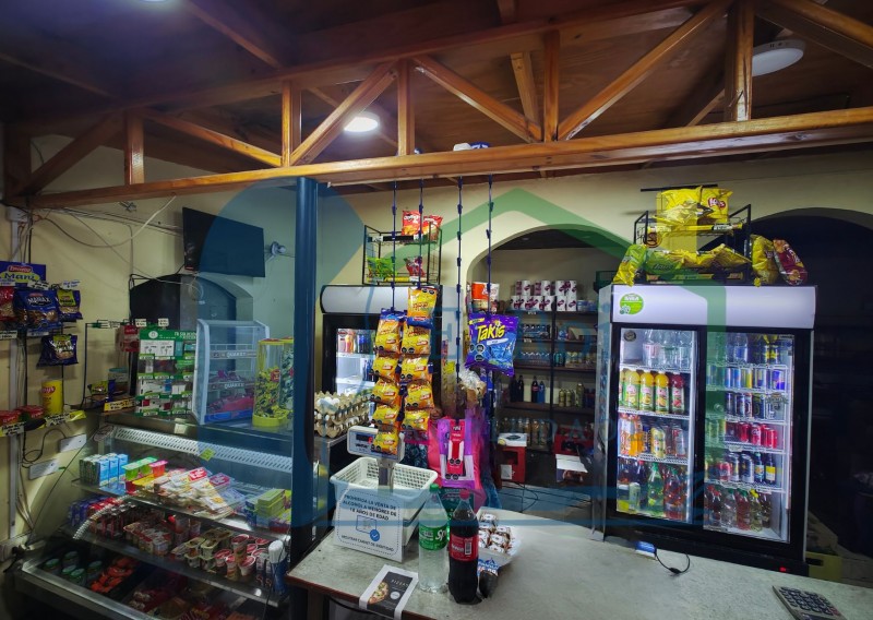 Se Venden 4 Locales Comerciales Independientes