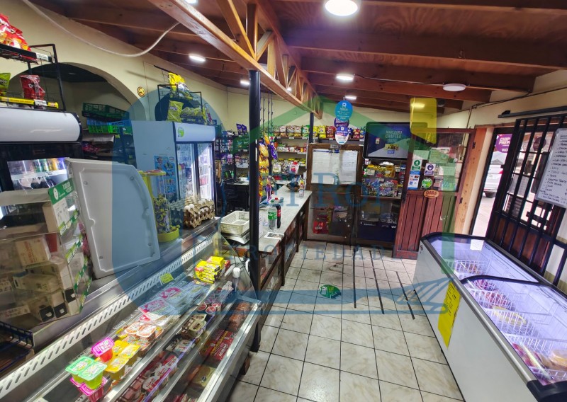 Se Venden 4 Locales Comerciales Independientes