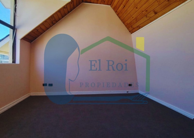 Casa de Tres Pisos en Condominio – Quilpué