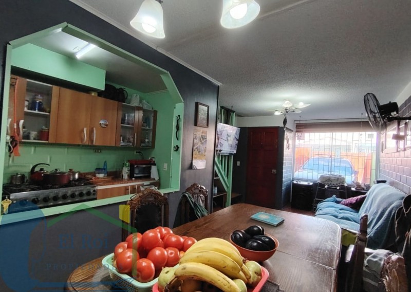 Casa de 2 Pisos en Venta – Belloto Norte