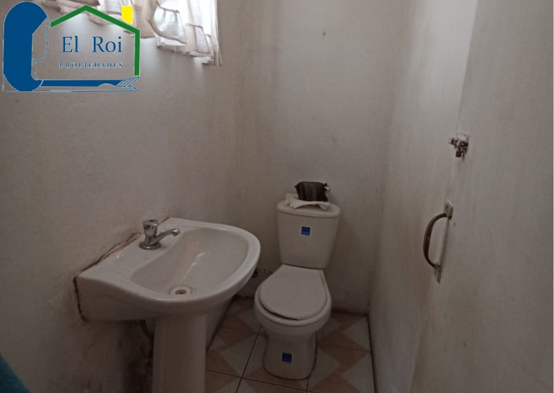 Amplia Casa de Dos Pisos – Cerro San Juan de Dios