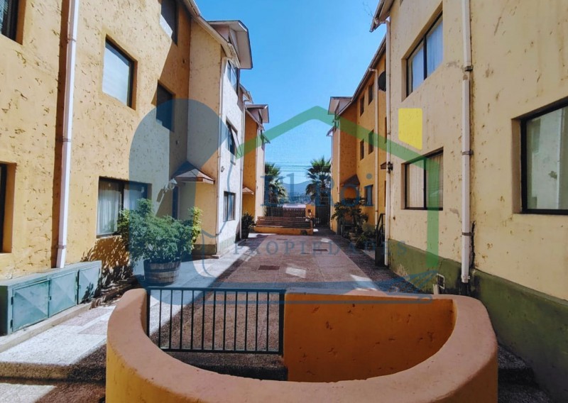 Casa de Tres Pisos en Condominio – Quilpué