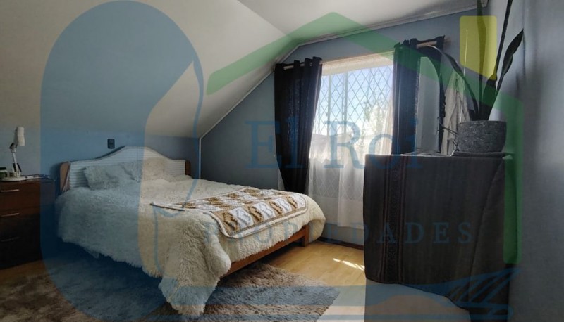 Amplia Casa de Dos Pisos en Sector Residencial – Belloto 2.0