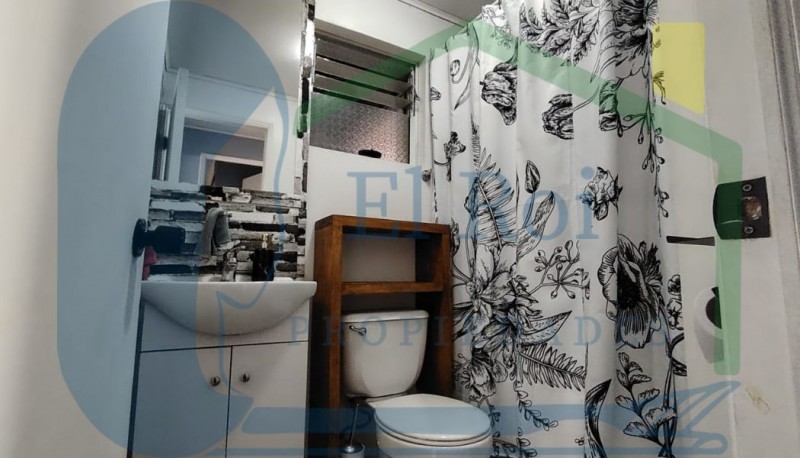 Amplia Casa de Dos Pisos en Sector Residencial – Belloto 2.0