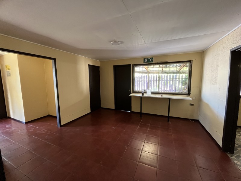 Venta de Amplia Casa para Uso Comercial O Habitacional.
