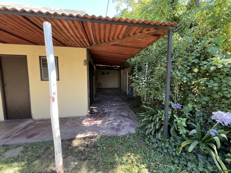 Venta de Amplia Casa para Uso Comercial O Habitacional.