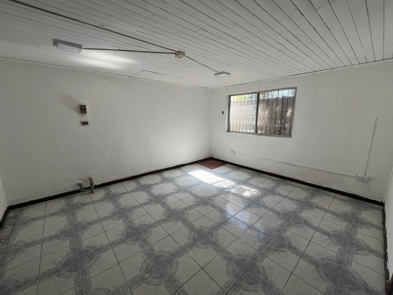 Venta de Amplia Casa para Uso Comercial O Habitacional.