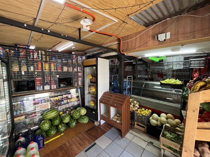 Se Vende Casa Con Local Comercial en Villa Don Benito
