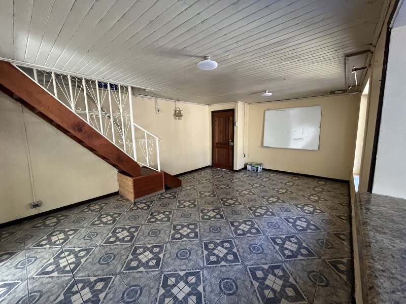 Venta de Amplia Casa para Uso Comercial O Habitacional.
