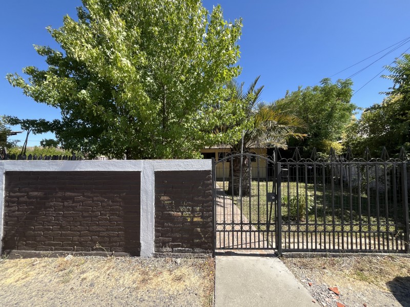 Venta de Amplia Casa para Uso Comercial O Habitacional.