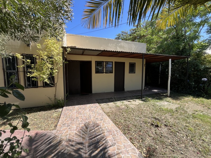 Venta de Amplia Casa para Uso Comercial O Habitacional.