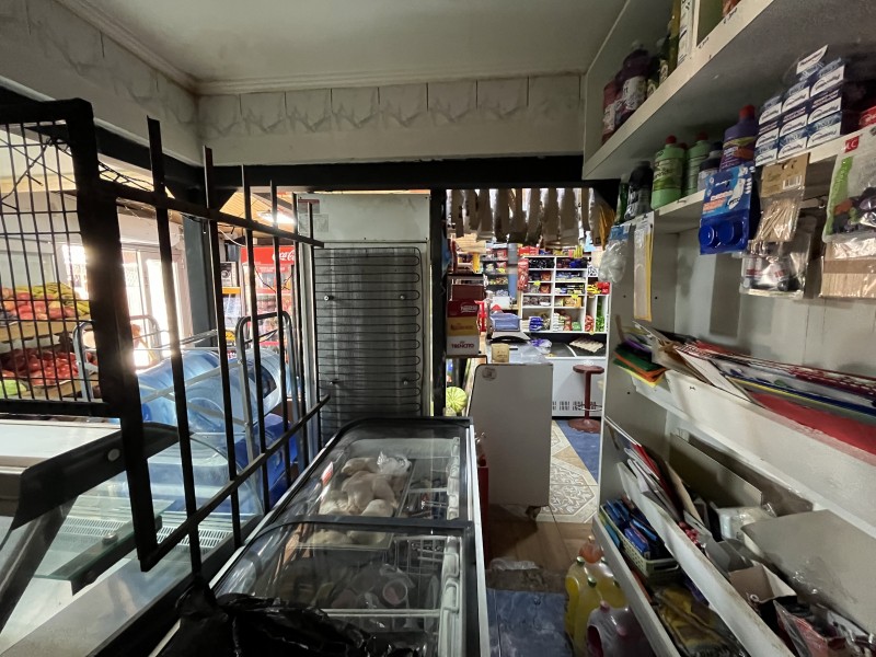 Se Vende Casa Con Local Comercial en Villa Don Benito