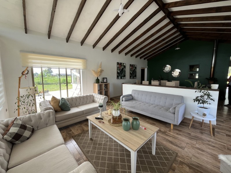 Venta Casa Principal y Casa Anexa en Parcela de 5Mil Mts2.